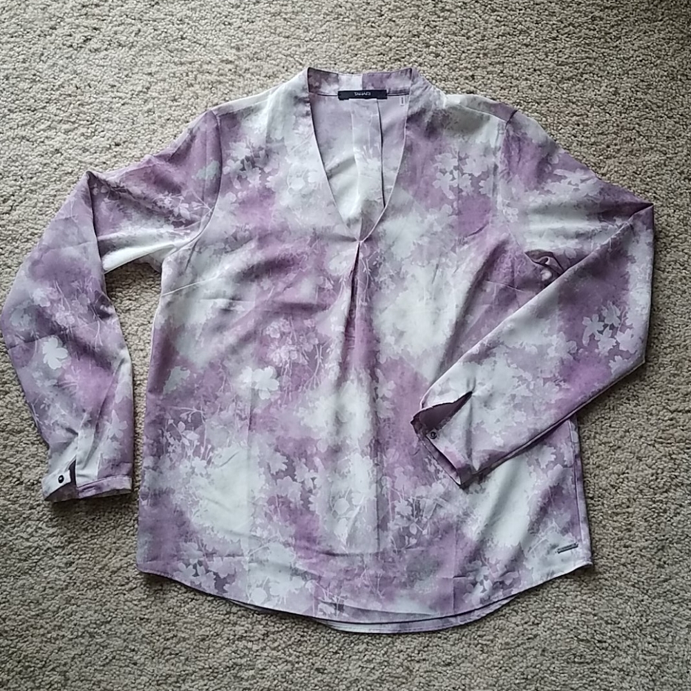 Tahari purple and white floral top